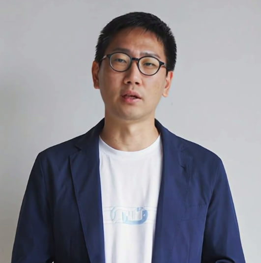 片山晃のプロフィール写真 - 日本の著名な経済評論家